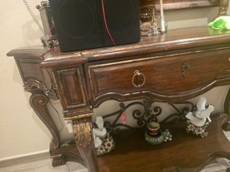 Entry table huge tall