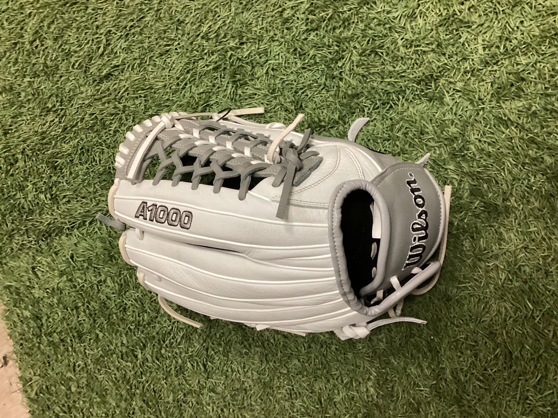 New Wilson A1000 T125 12.5” Outfield Glove 