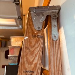 Wood step ladder & aluminum
