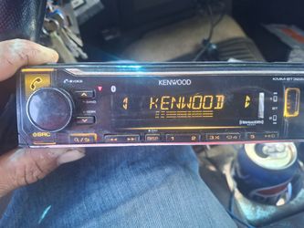 STEREO KENWOOD AUX USB BLUETOOTH CAMBIA DE DIFERENTES COLORES GOOD CONDICIÓN ABLO ESPAÑOL