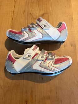 Pearl Izumi Elite Road Cycling Shoes Women’s 6.5 Nearly New Condition!!