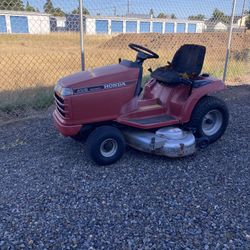 4518 Hydrostatic Honda Riding Mower $750.00