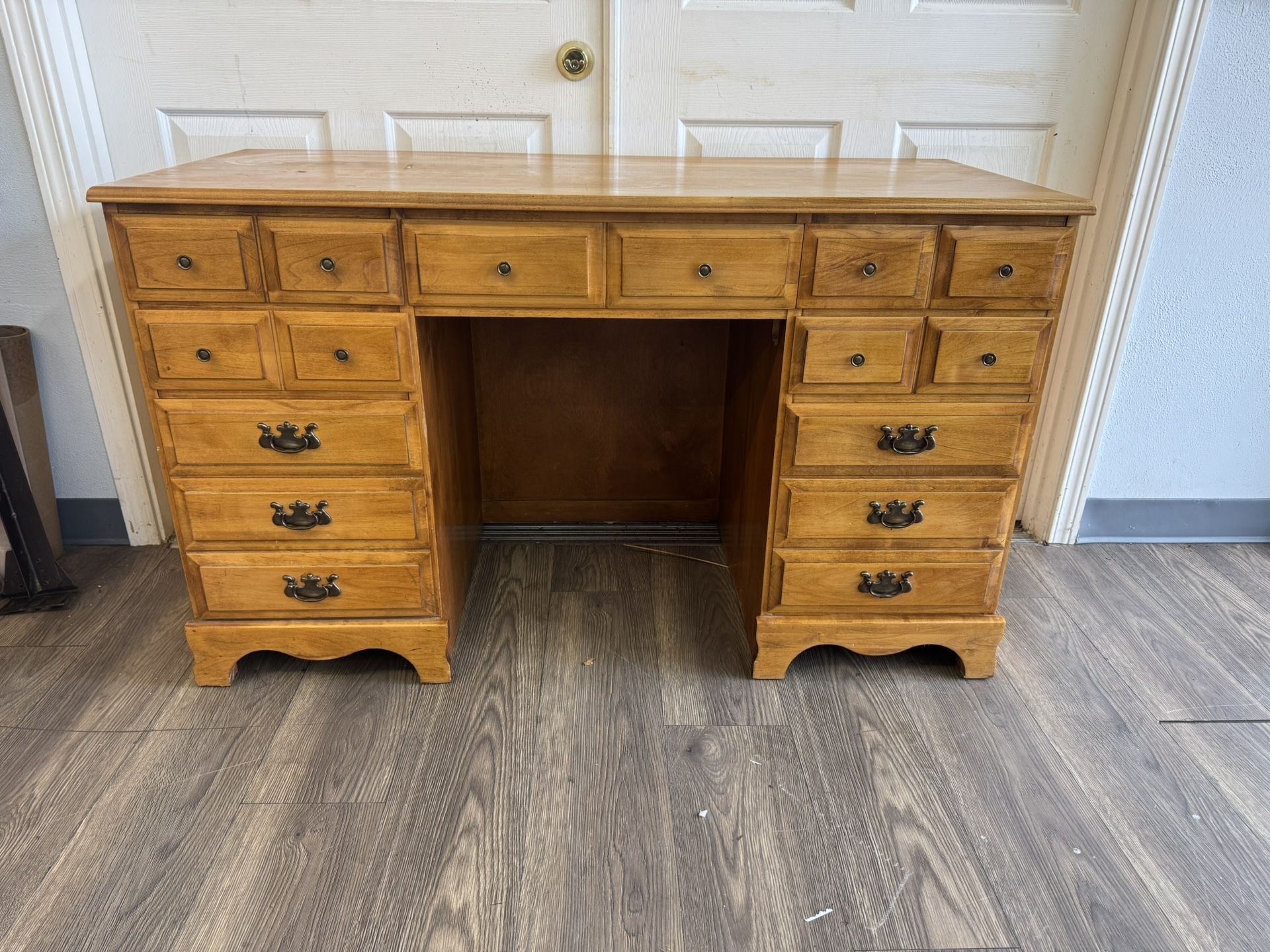 Classic Wooden Desk – 7 Drawer Storage. 