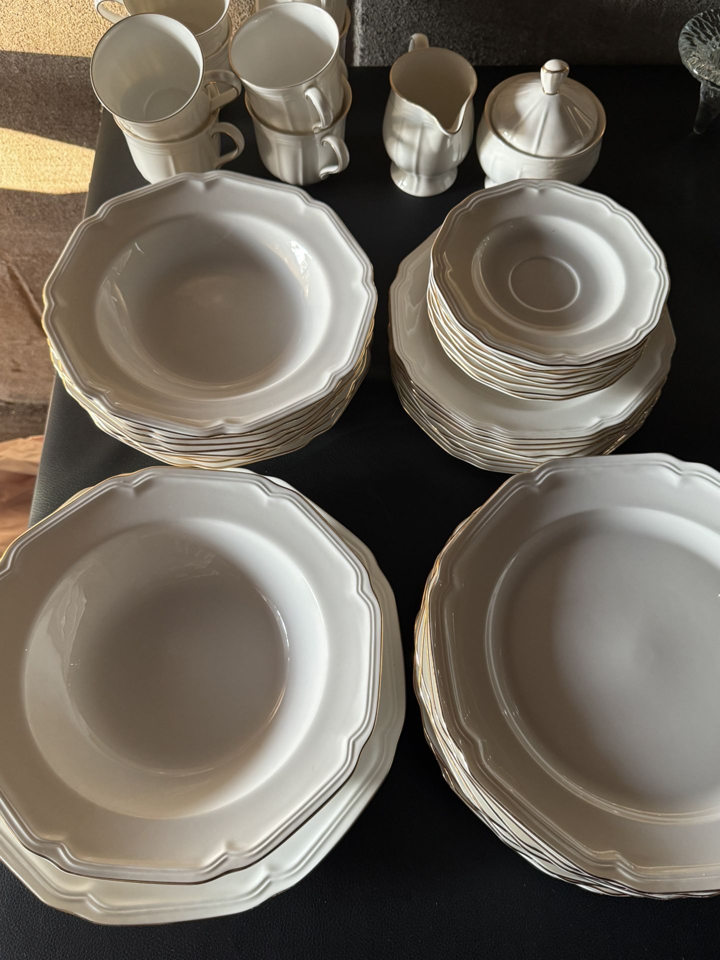 Mikasa Ultima+ HK 407 Antique Gold Fine China Dinnerware Set – 40+ Pieces, Mint Condition