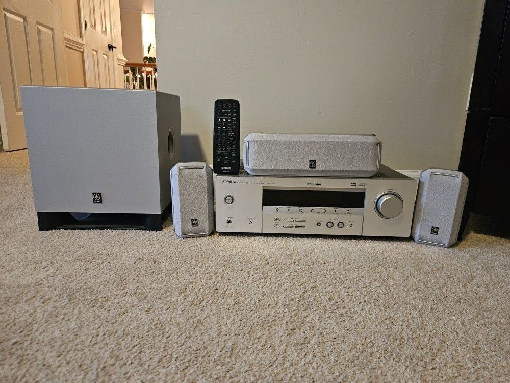 Yamaha HTR 5730 Surround System