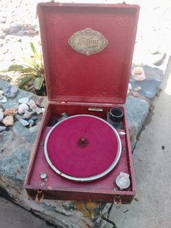 Artone wind record player