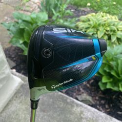 Left Handed Taylor made Sim 2 Driver With Adjustable Shaft 