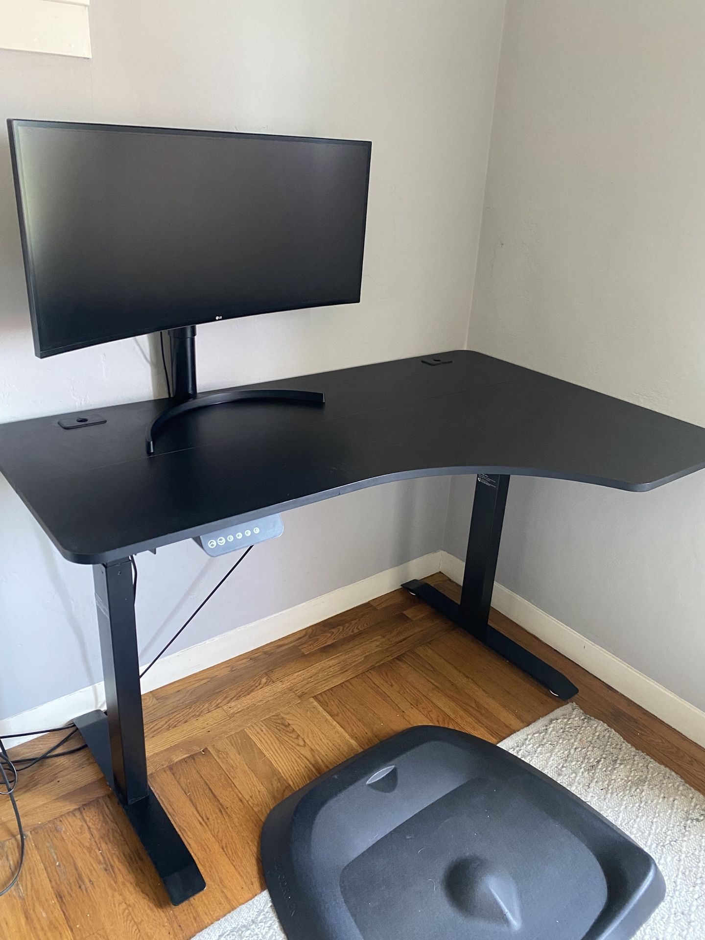 Standing Desk With Standing Mat