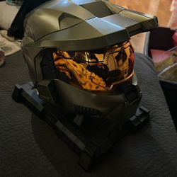 HALO 3 LEGENDARY EDITION HELMET. 