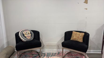 Meridian furniture Set of 2 Black Velvet Accent Chairs