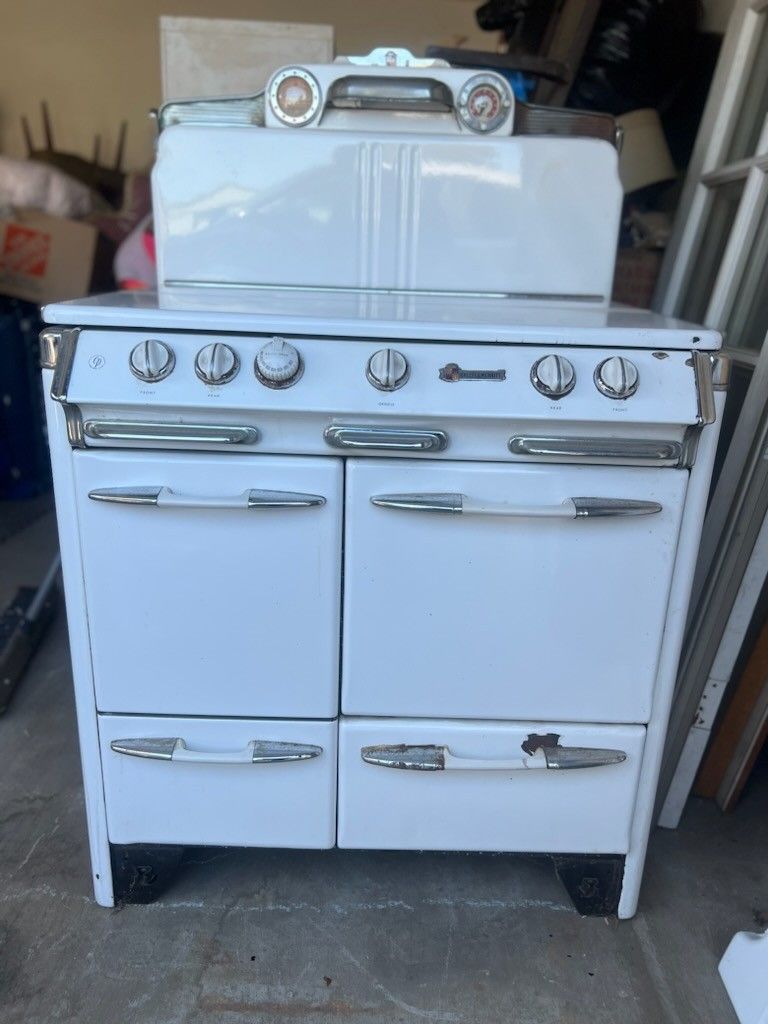 O'Keefe Merritt Antique Stove