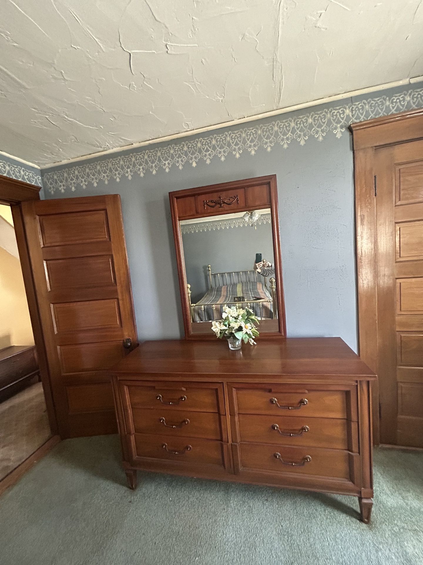 Moving Sale… Furniture, Tools & Household Items…. All Offers Considered For Items Listed.