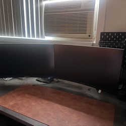 Dual Curved Monitor Setup, Gigabyte 27”