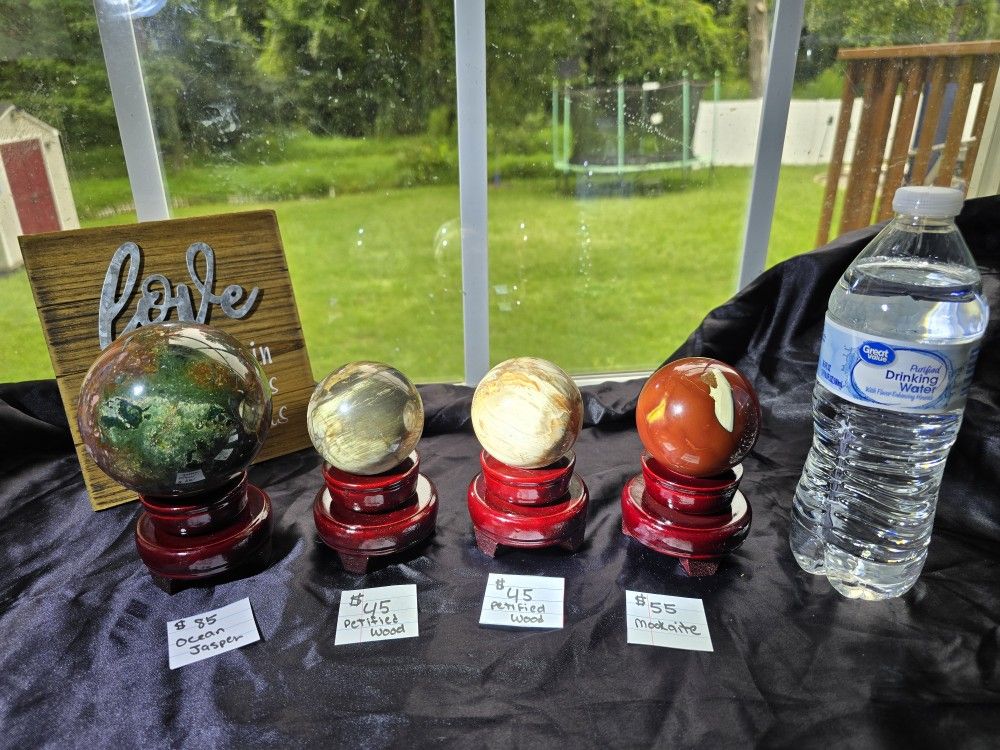 Spheres!! Mookaite And More!!