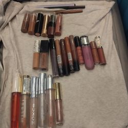 Lip StIcks,Lip Plumpers,Lipgloss,Liners And More ..