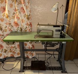 Sewing machine/table
