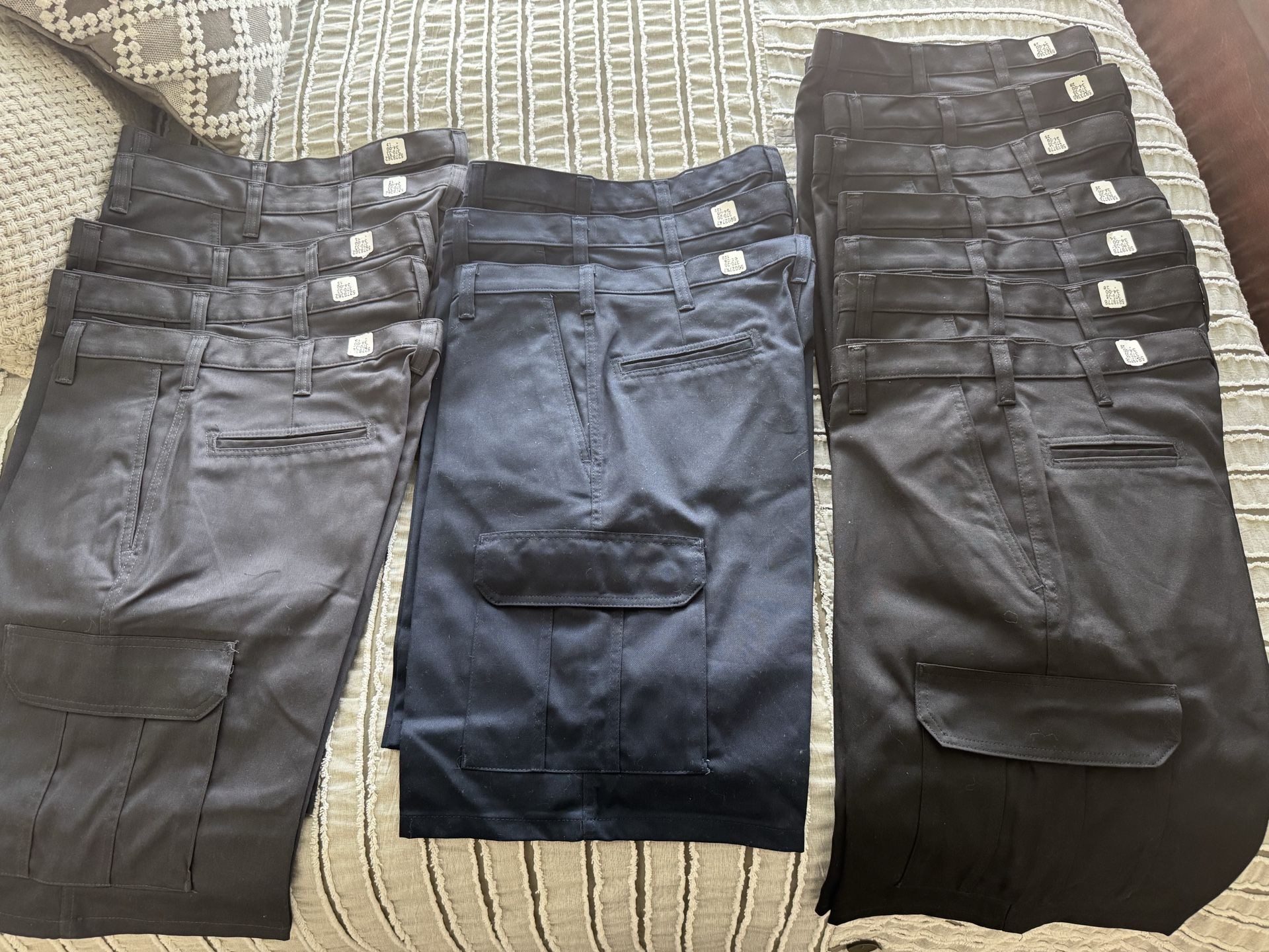 NEW Men’s Comfort Flex Cargo Shorts – Size 34 – Durable Work Shorts