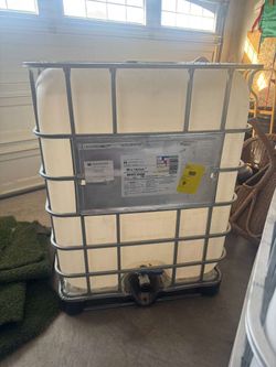 300 plus gallon tote
