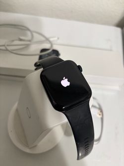Apple Watch SE (2nd Gen) 44mm Midnight Aluminum
