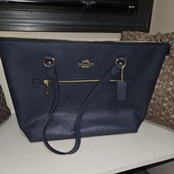 Coach Navy Purse Medium 