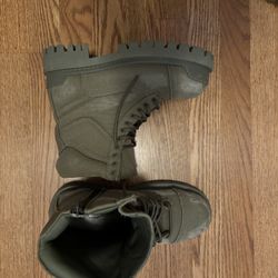 balenciaga strike boots 
