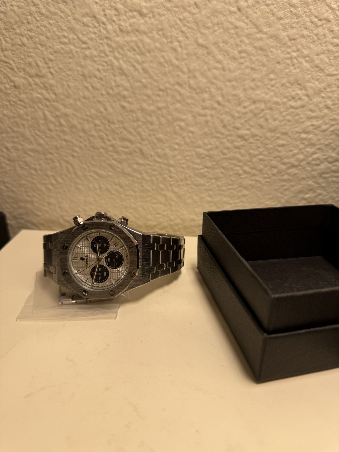 Luxury stainless steel plain watch