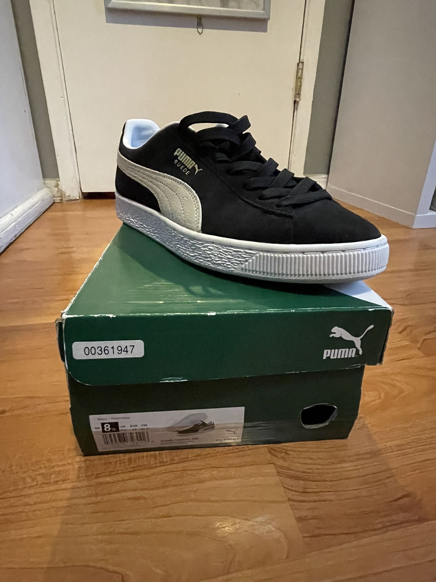 Black & White Puma’s