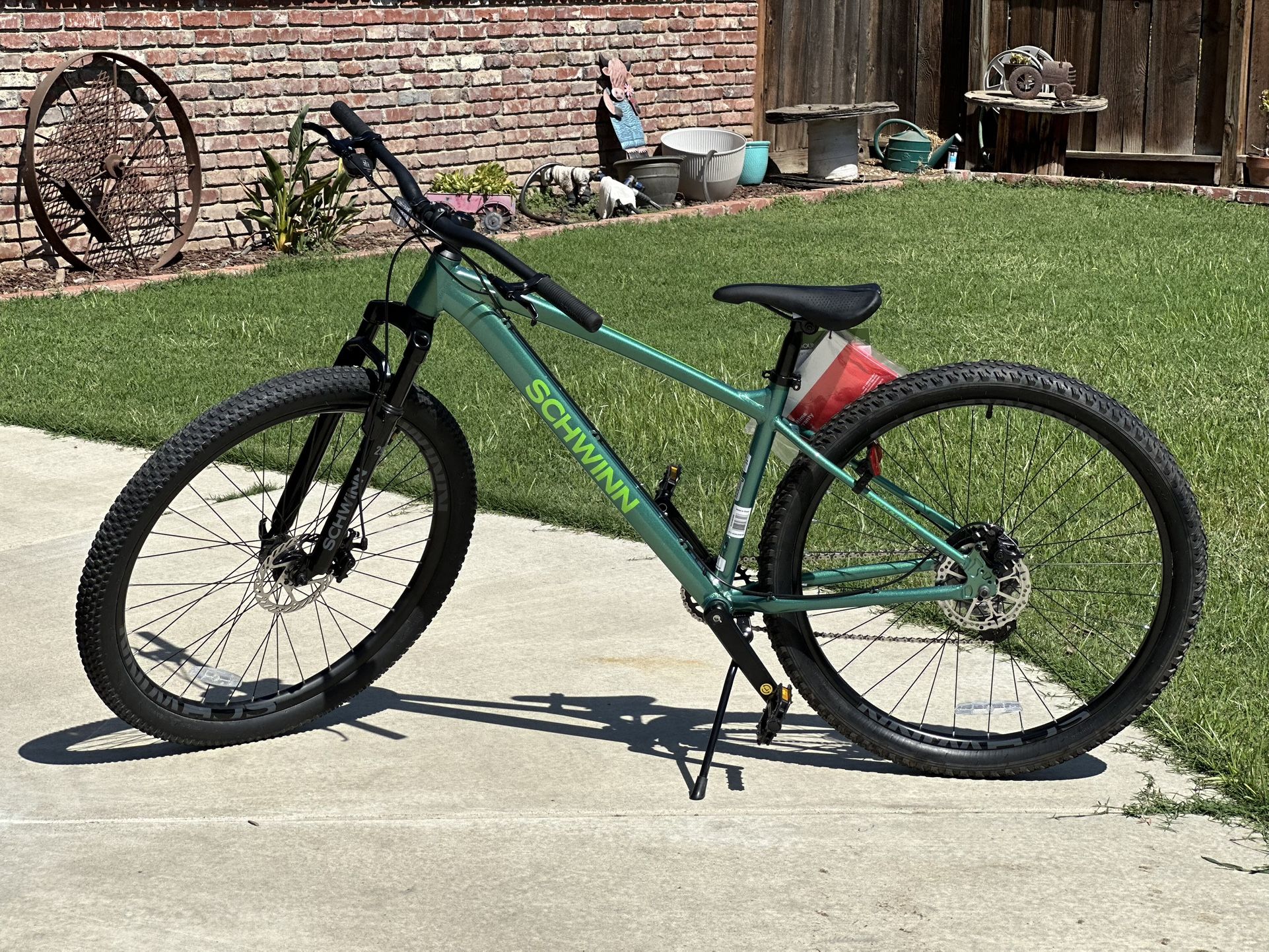Schwinn Axum Sport Adult Unisex 29-in. Mountain Bike, Medium Frame, Green