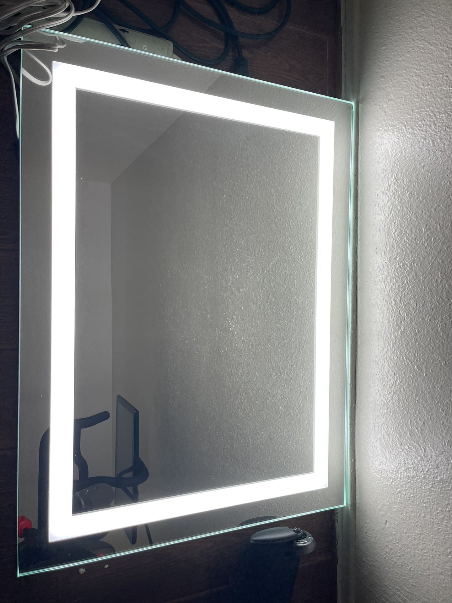 Vanity light up mirror 31in x 23 in