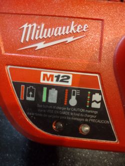 milwaukee charger M12