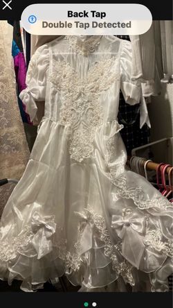 WHITE LACE BEAUTIFUL DRESS