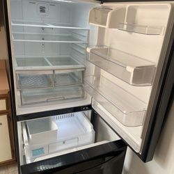 Whirlpool  Bottom Freezer Refrigerator In Black