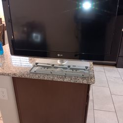 32 In LG TV...NO REMOTE only $10