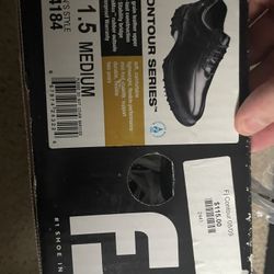 Golf shoes