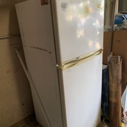Refrigerator For Sale 