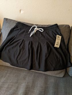 Women's Black Little Skirt! 