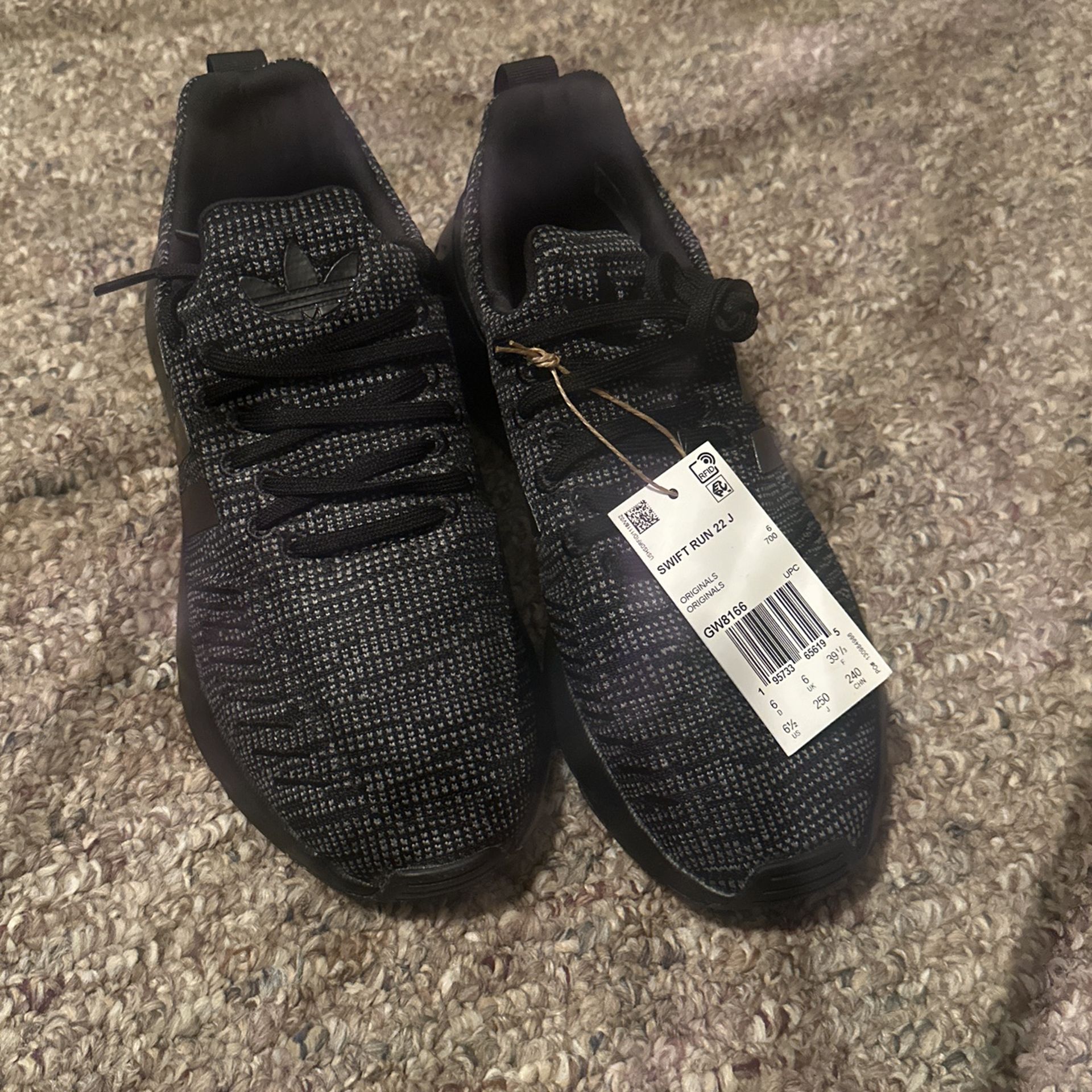 Adidas Swift Run 22J