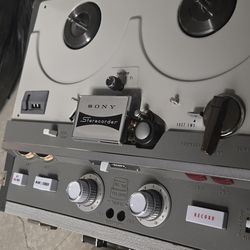 SOLD AS-IS REEL TO REEL PLAYERS
I don't know the working conditions 
Sold for parts or repair 
Pick up in Sun Valley