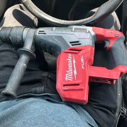 Milwaukee Fuel Jack Hammer 