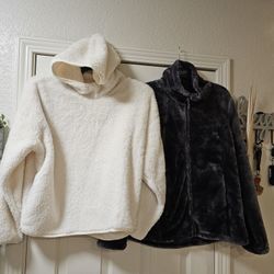 2 Sueter Size M  WOMEN