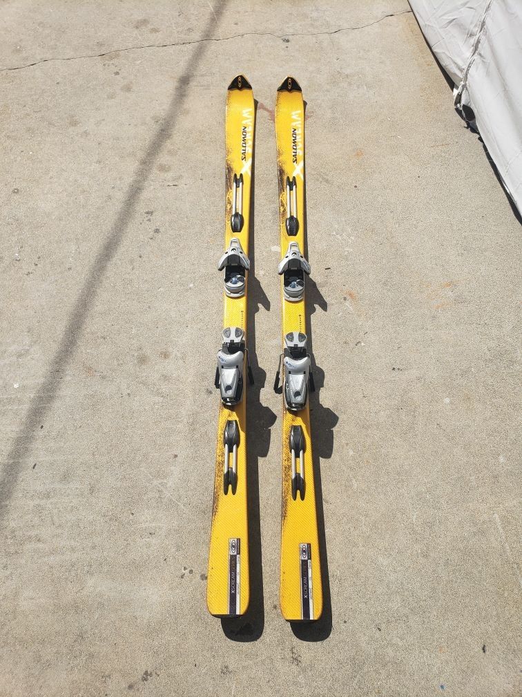 Snow Skis With Bindings 