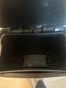 Stainless steel trash can