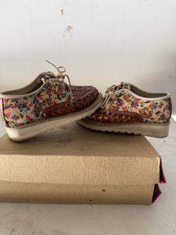 Girl shoes