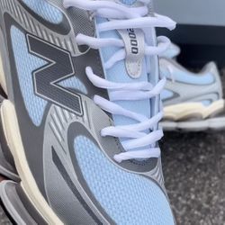 New Balance 2000