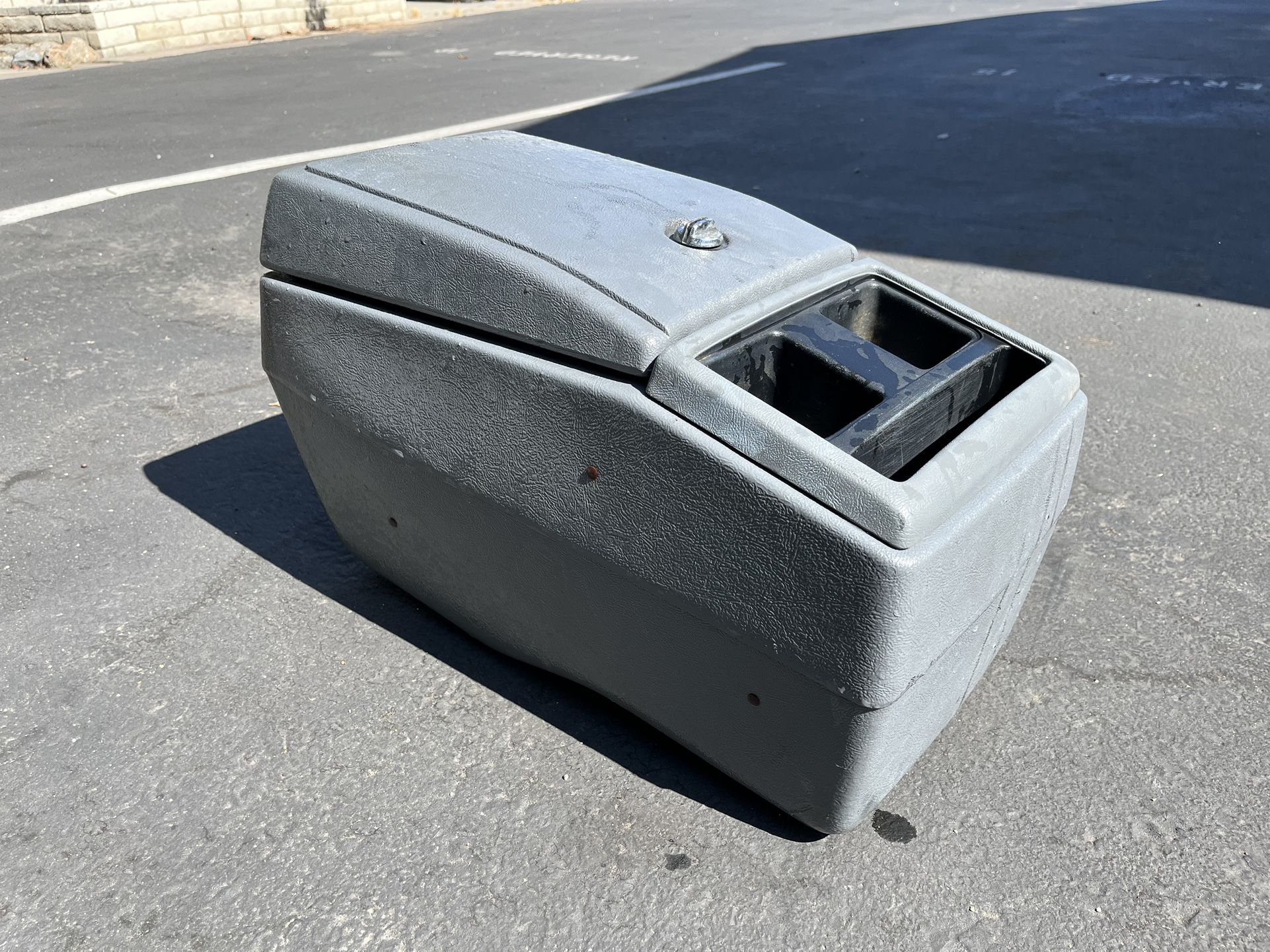 Chevy Silverado K5 Blazer Center Console for Sale in Spring Valley, CA