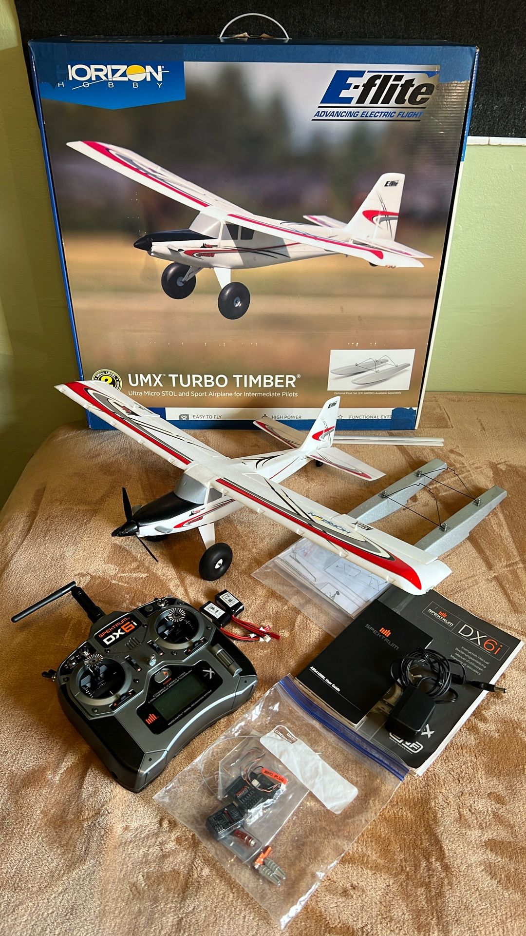 E-flite UMX Turbo Timber R/C STOL Acrobatic Trainer + Spectrum DX6i, Float Kit, Batteries, More!