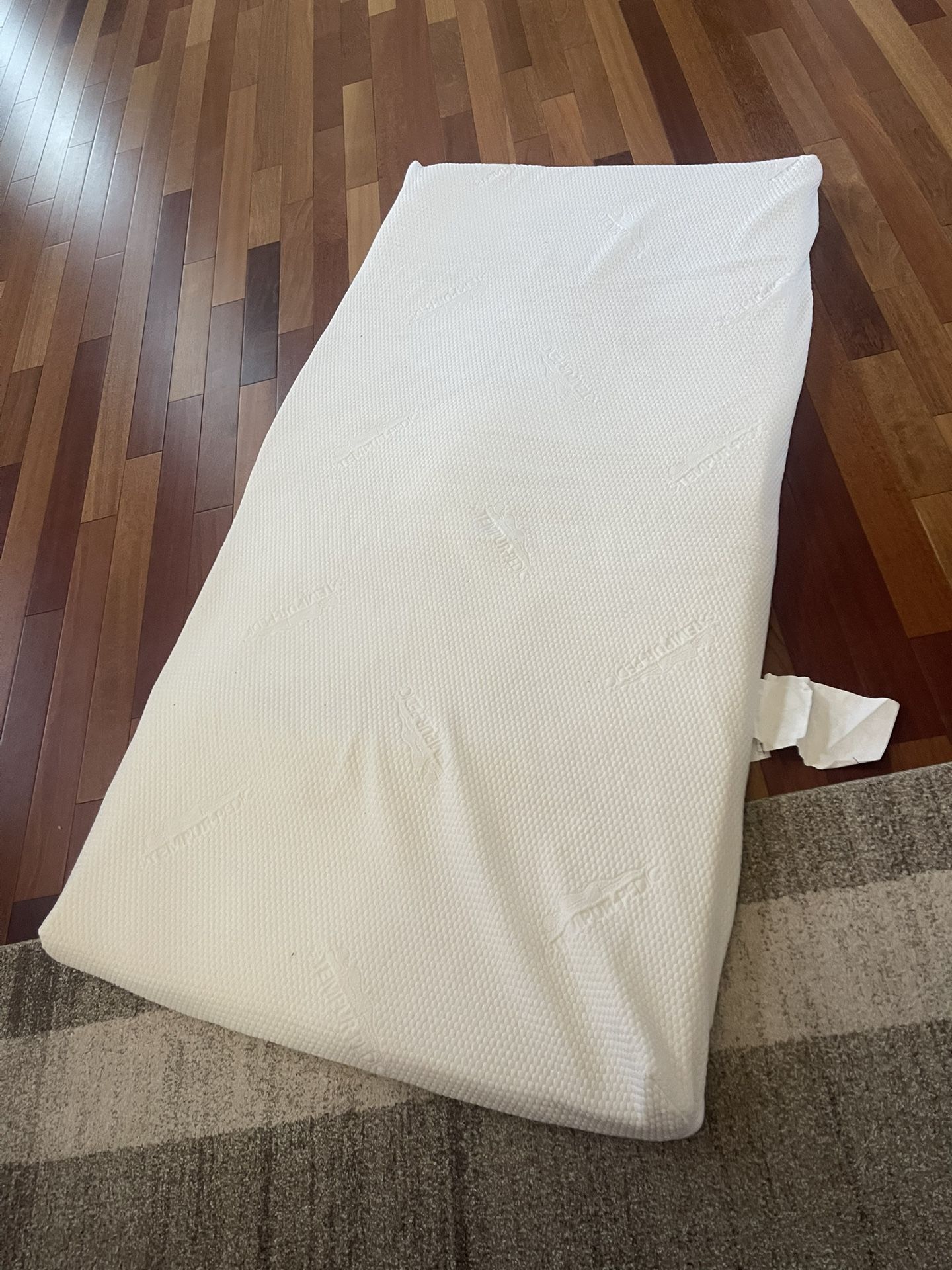 Tempurpedic Brand Bed Topper(Twin)