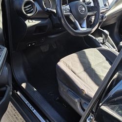 Black Nissan Kick 2019