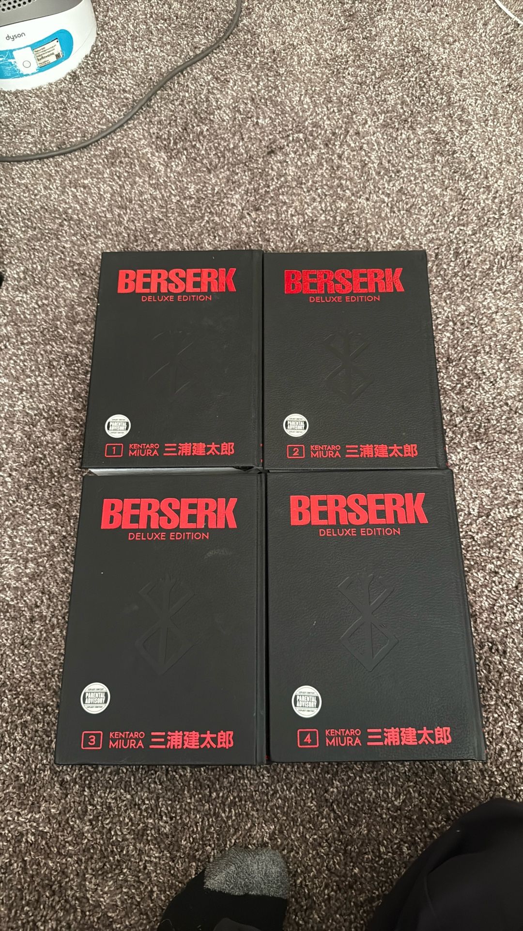 Berserk Deluxe Edition Vol 1-4
