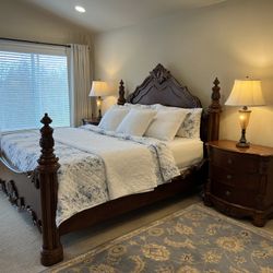 Wooden King Bedroom Set 